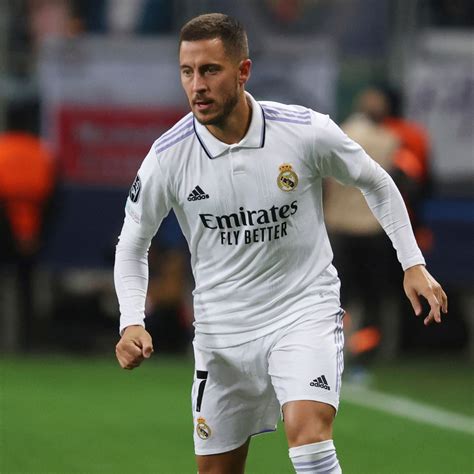 Eden Hazard cselezés közben
