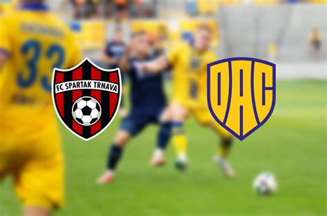 A DAC 1904 FC stadionja zsúfolásig megtelt szurkolókkal egy mérkőzésen