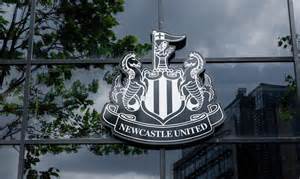 Newcastle United és Chelsea logók