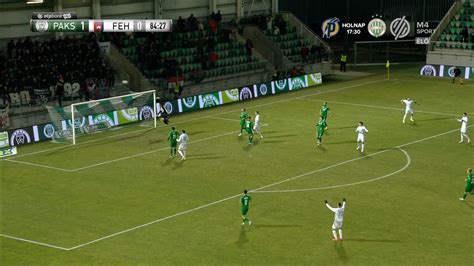 A Paksi FC II. és a Vidi II. mérkőzésének pillanatképe, egy gólöröm