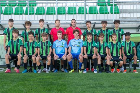 A Szerb U19-es csapat ünneplése egy gól után
