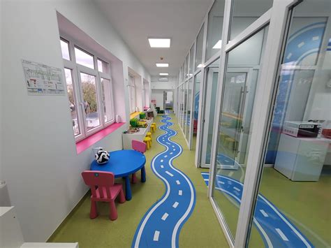 Kórházi gyermekosztály belső tere játéksarokkal