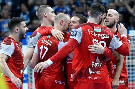 Telekom Veszprém játékosok örülnek egy gólnak