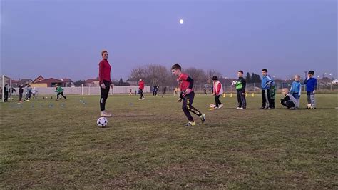 Gyermekek fociedzése Budapesten