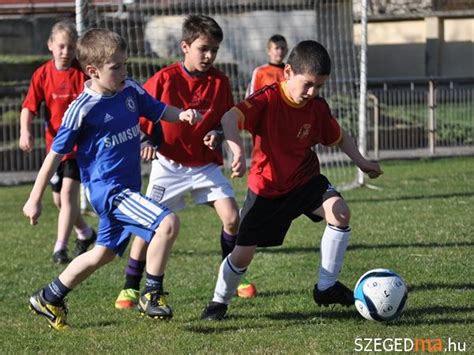 Fiatal focisták a pályán, Bozsik Program keretében