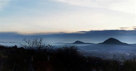 Ködös hegyvidék Calabasasban