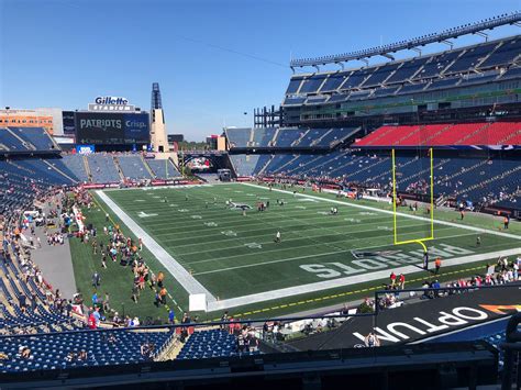 Gillette Stadion éjszaka, futballmeccs hangulat
