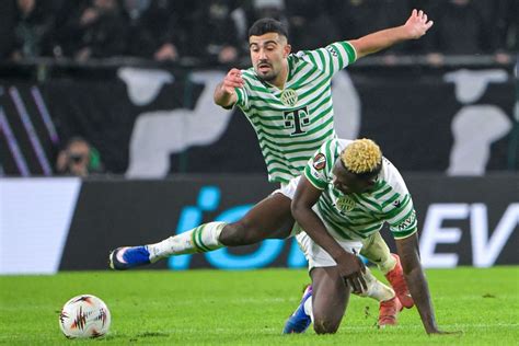 A Ferencváros és a Puskás Akadémia játékosai egy mérkőzésen