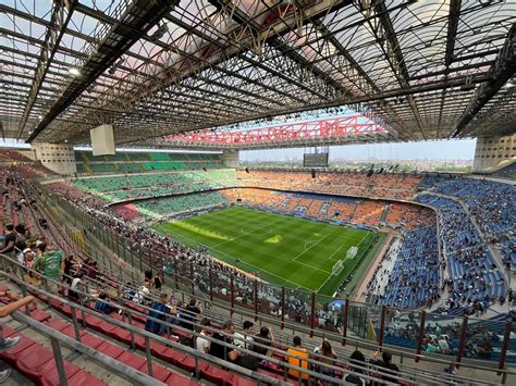 Stadio Giuseppe Meazza (San Siro) kívülről