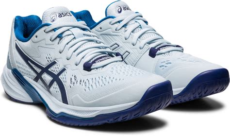 A három nagy röplabda cipőmárka logója: Asics, Adidas, Mizuno