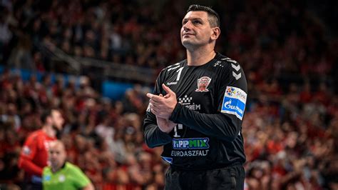 Sterbik Árpád, a Veszprém kapusedzője