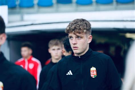 Fiatal futballtehetség, aki több válogatottban is szerepelhetne