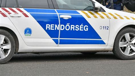 Rendőrök lövészeti kiképzésen