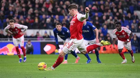 Az Arsenal és az Everton mérkőzésének beharangozója, csapatok logóival és a stadion képével