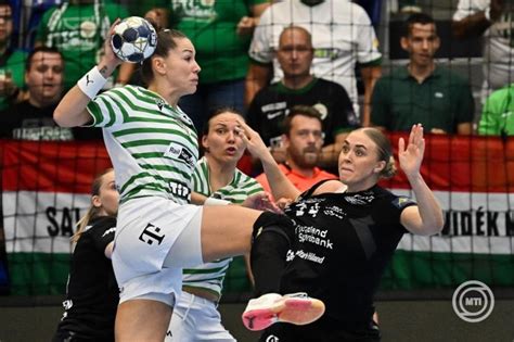 Ferencváros női kézilabda csapatkép a Bajnokok Ligája mérkőzés előtt
