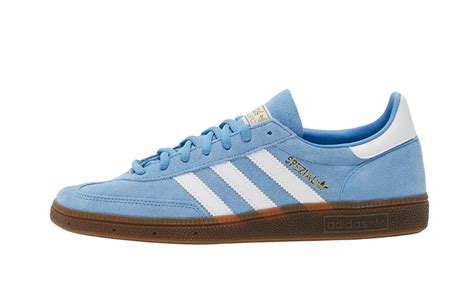 Az ikonikus adidas Handball Spezial modell klasszikus megjelenése