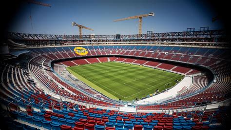 A Camp Nou játékoskijárója és a pálya