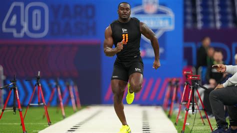 NFL Combine gyakorlatok illusztrációja
