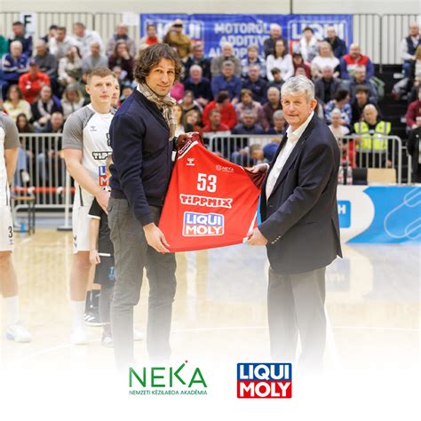 LIQUI MOLY NEKA csapat ünneplés közben