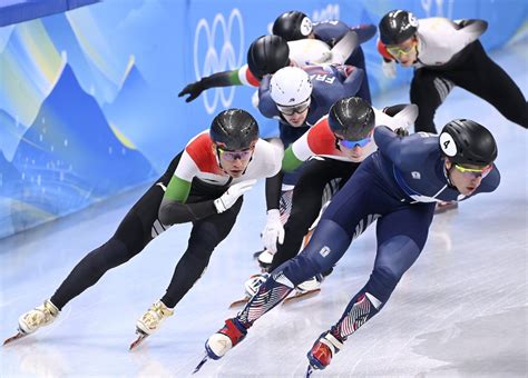 A magyar rövidpályás gyorskorcsolyázók edzése Pekingben 2022