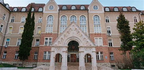 A Pécsi Tudományegyetem épülete