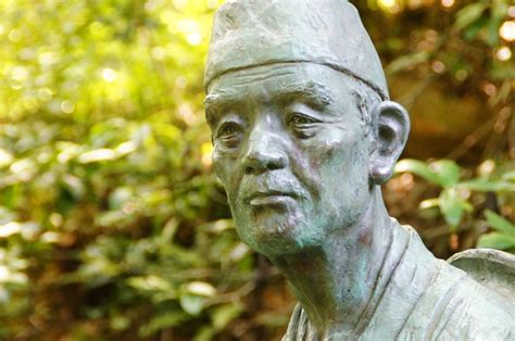 Basho Matsuo ülő szobor