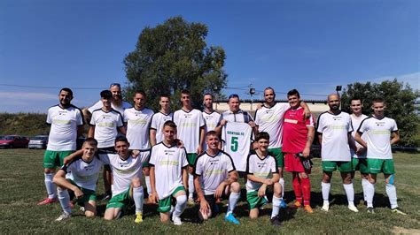 Üzleti ligás futballcsapat ünneplése