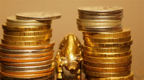 Teniszlabda és pénz, a bundázás szimbóluma