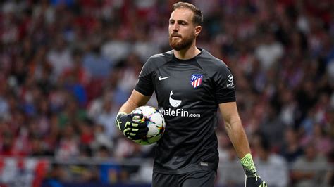 Jan Oblak egy mérkőzésen védés közben