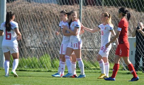 Történelmi női futballmeccs Magyarországon