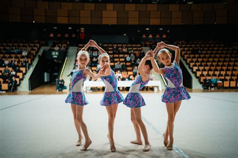 Ritmikus gimnasztika versenyzők