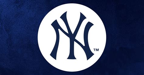 A New York Yankees logója és egy baseball pálya