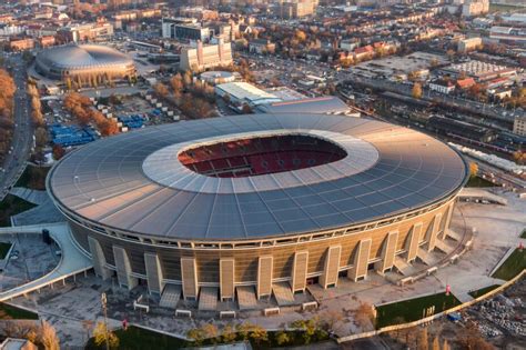 A felújított toronyépület