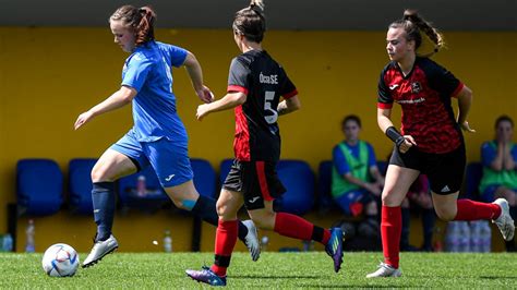 Női megyei futballmérkőzés