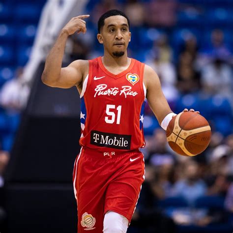 Tremont Waters portré