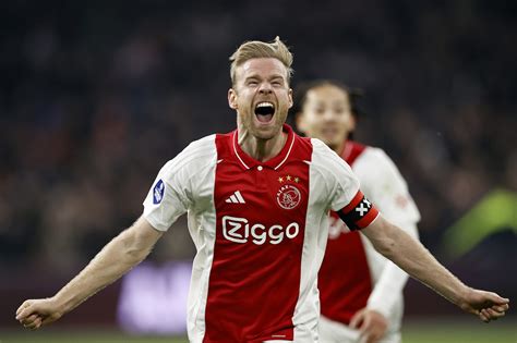 Ibrahim Afellay és Davy Klaassen akcióban