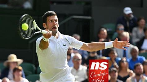 Tenisz játékos akcióban