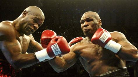 Mike Tyson és Evander Holyfield mérkőzésének emlékezetes pillanata