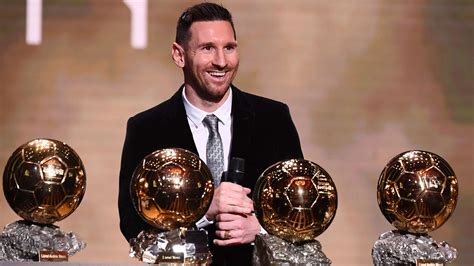Lionel Messi a Ballon d'Or díjjal