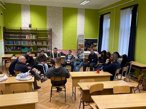 Diákok kalácsot fonnak az Egészségnapon