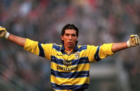 Gianluigi Buffon fiatalon a Parma és a Juventus mezében