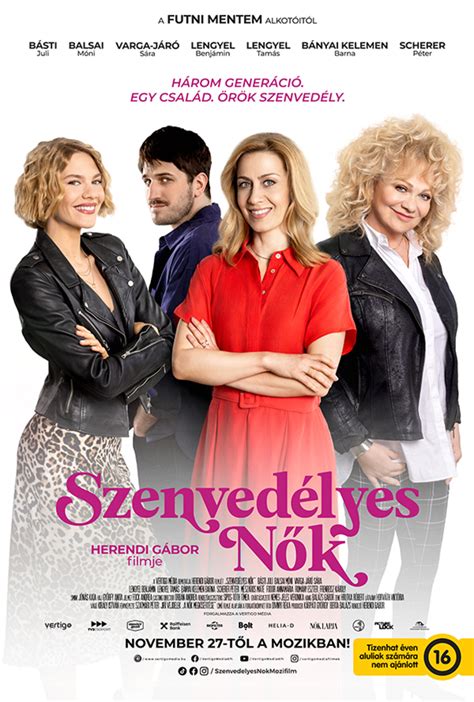 Szenvedélyes szurkolók énekelnek a lelátón sálakat a magasba tartva