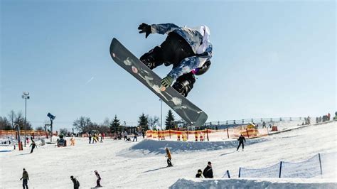 A Magyar Snowboard Szövetség logója és tevékenységeit ábrázoló infografika