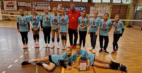 Lány röplabda csapat a Rákóczi Szövetség sporteseményén