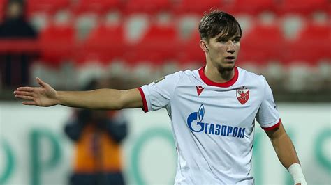 Vasilije Kostov, a Crvena zvezda ígéretes középpályása