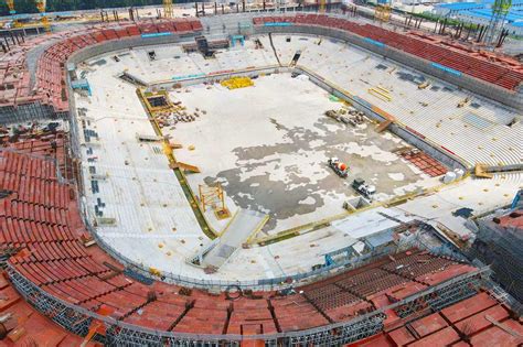 Az Evergrande Stadion félbehagyott építkezése