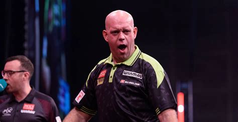 Michael van Gerwen darts versenyen