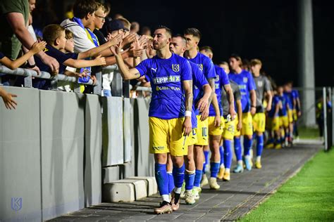 A 2017-ben feljutó KBSC csapat ünneplése