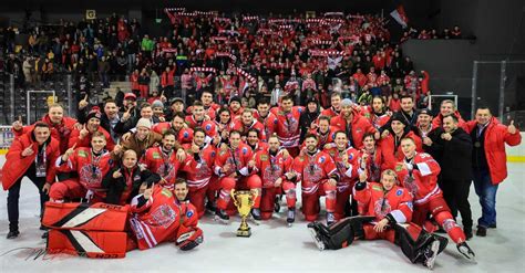 A Gyergyói Hoki Klub ünnepli Szuperkupa győzelmét