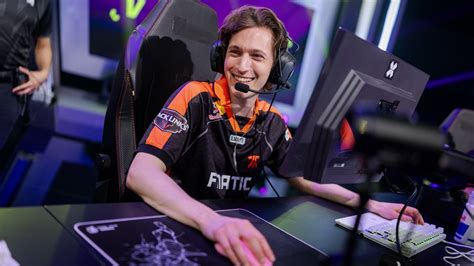 Fnatic taktikai megbeszélés
